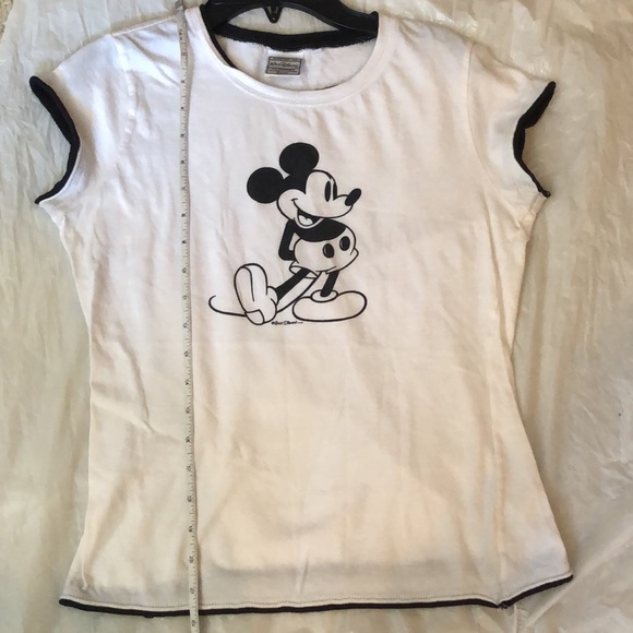 Walt Disney! Mickey Mouse Tshirt collection! good condition! Pre loved! M - Picture 7 of 11